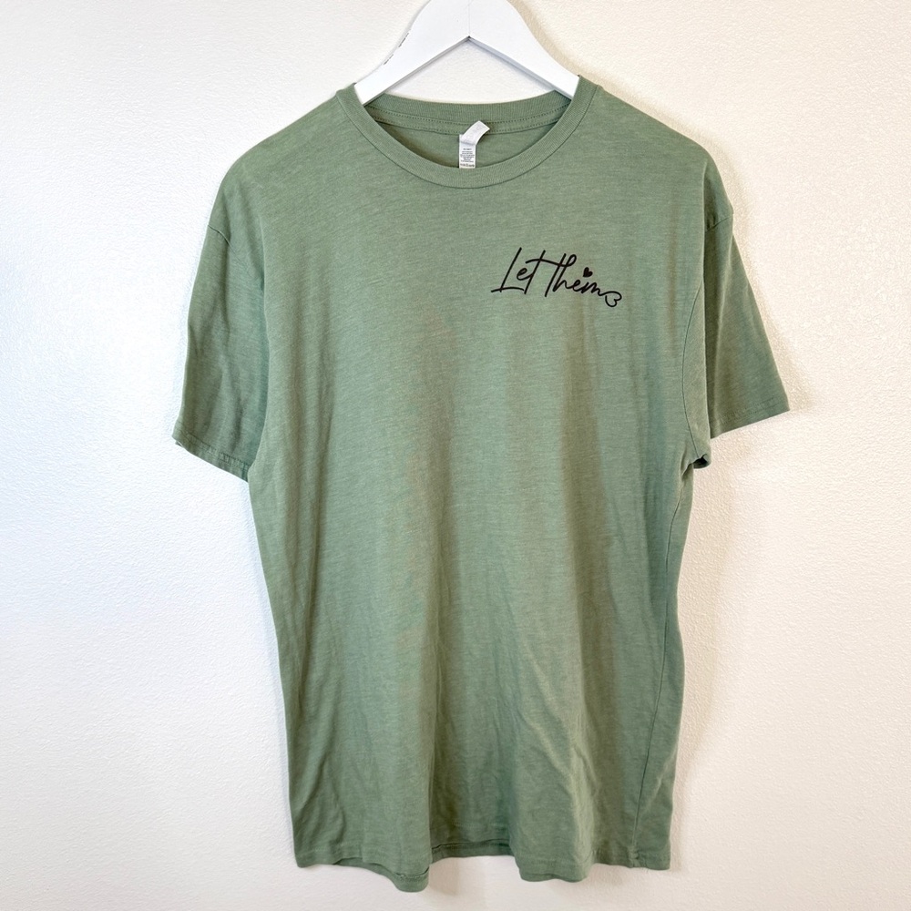 Woman’s Love in Faith Green V-Neck Size Large Short Sleeve Comfy Soft T-Shirt